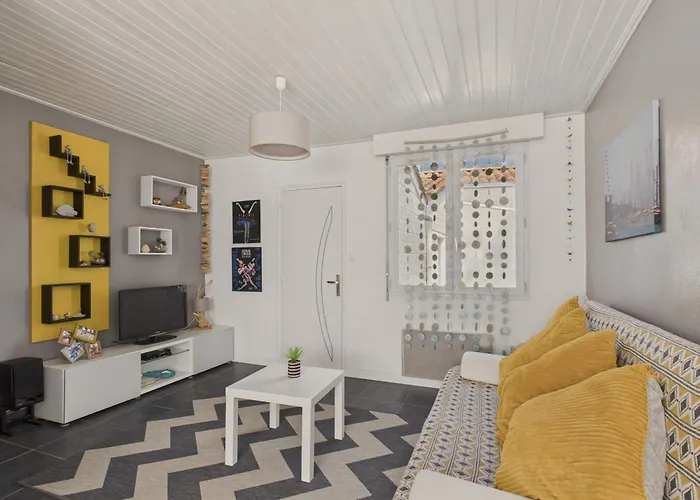 Maison Pour 8 - Terrasse - Barbecue - 500 M *