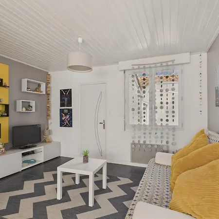 Maison Pour 8 - Terrasse - Barbecue - 500 M *