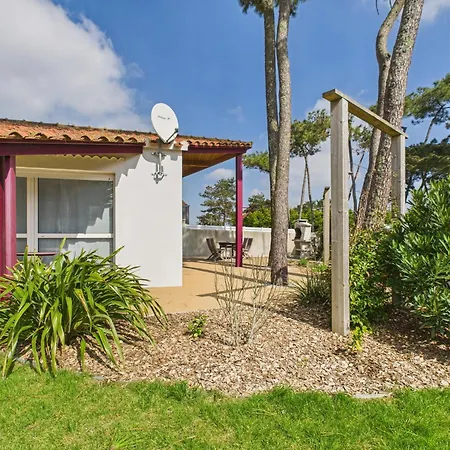 Maison Pour 8 - Terrasse - Barbecue - 500 M Holiday home *