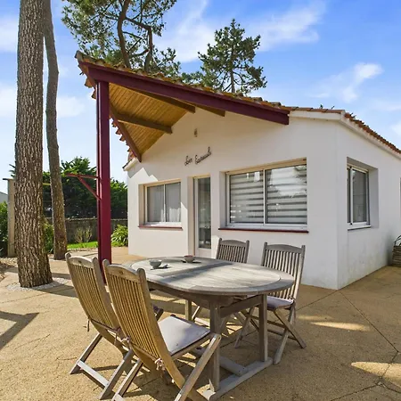 Holiday home Maison Pour 8 - Terrasse - Barbecue - 500 M *